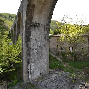 Maison Sous Le Pont Couette-café