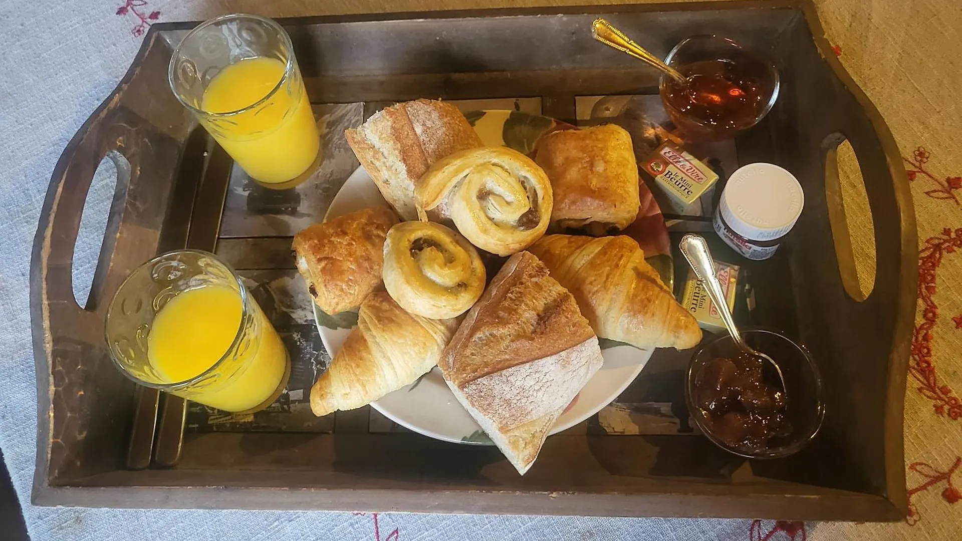 Le Nid Des Cerfs Bed and Breakfast Essert-Romand Frankrijk